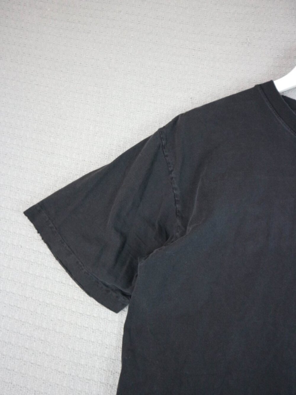 Undefeated Thrashed Shibuya Faded Distressed Black Tee Made in USA Large L - Picture 5 of 9